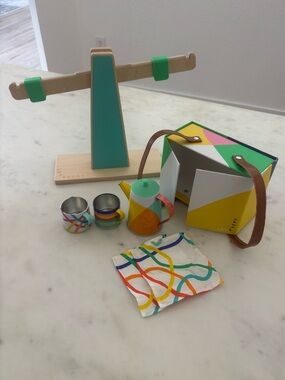 Lovevery Bundle Scale & Picnic Set (missing pieces)